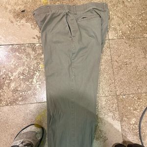 Wrangler performance series khaki pants. Men’s 32x32 with comfort waistband
